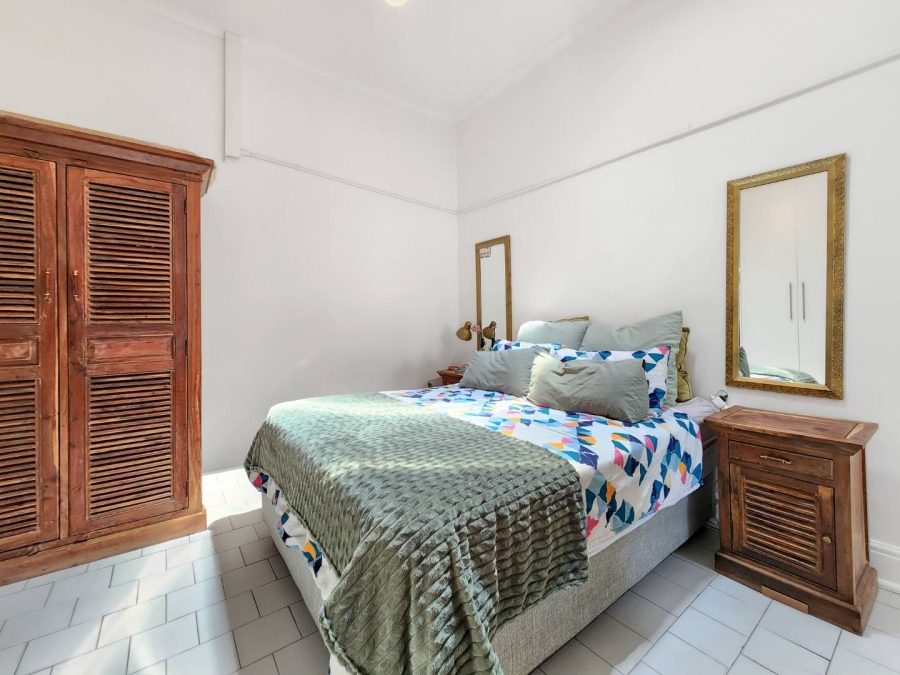 3 Bedroom Property for Sale in Sea Point Western Cape